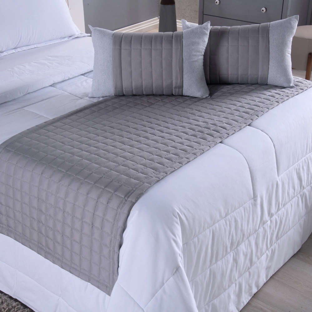 Kit Peseira de Cama com Almofadas — 5 Peças